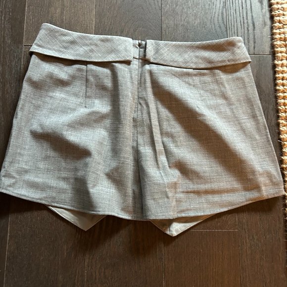 Talula Size 2 Grey Skort - Picture 3 of 3